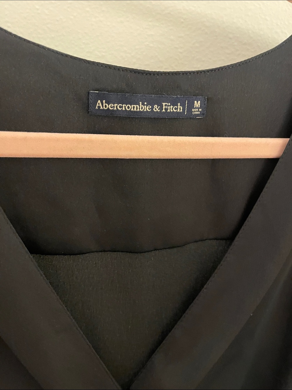 Abercrombie & Fitch Satin Black Wrap Tie Cropped Top Blouse with Long Sleeves - Picture 3 of 4